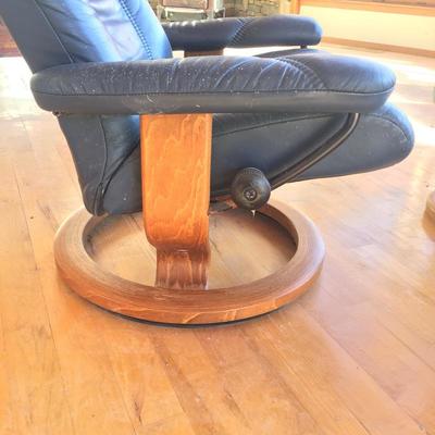 Lot 72 - Ekornes Chair and Ottomans 