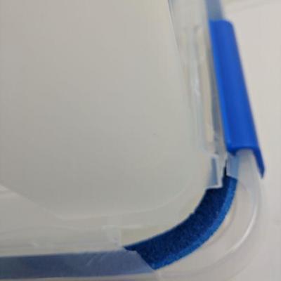 4 Iris Ziploc Weather Shield Box, 60 Qt/15 Gal, Lids Cracked - New