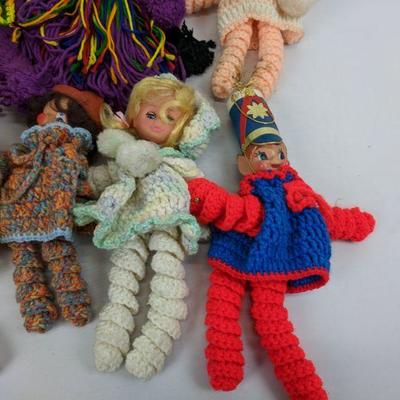 8 Yarn/Crochet Dolls & Jester Head