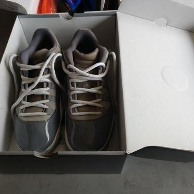 Nike Shoes Size 9.5