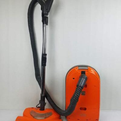 Kenmore Vacuum. Hepa Media Filter, 12 amp, All Floors. NEEDS REPAIR, NO POWER