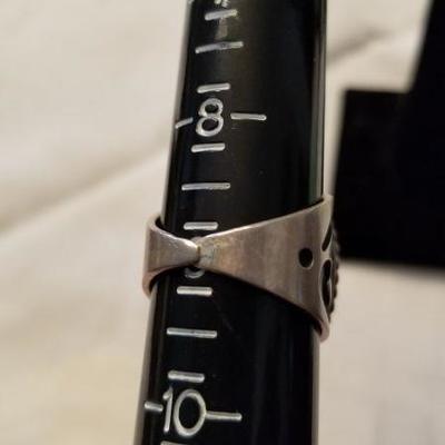 Large sterling poisen ring