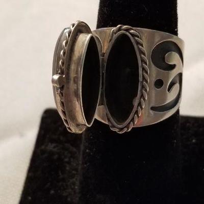 Large sterling poisen ring