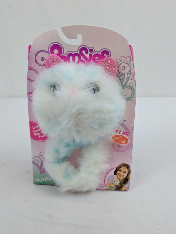 Pomsie, Snowball - New | EstateSales.org