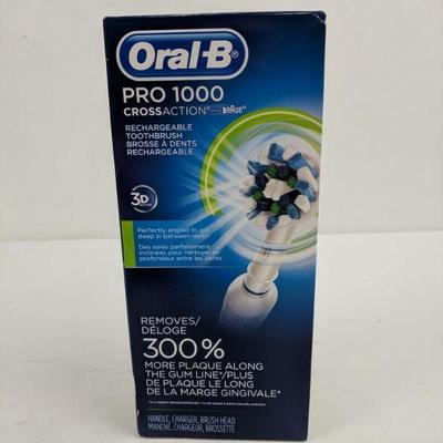 Oral-B Pro 1000 Cross Action Rechargeable Toothbrush - New