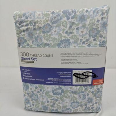Queen 3 PC Sheet Set, 300 Thread Count, Blue Floral, BH&G- New
