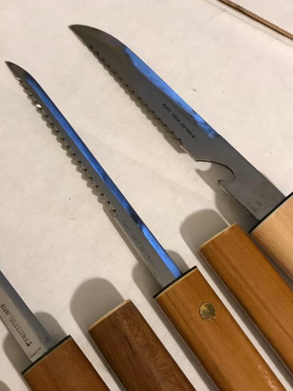 Floating fish knives
