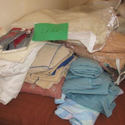 Lot 26 Large lot of sheets, pillow cases etc.