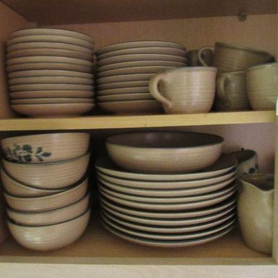 Lot 57  Vintage Pfaltzgraff Full Pottery set & other kitchen items 