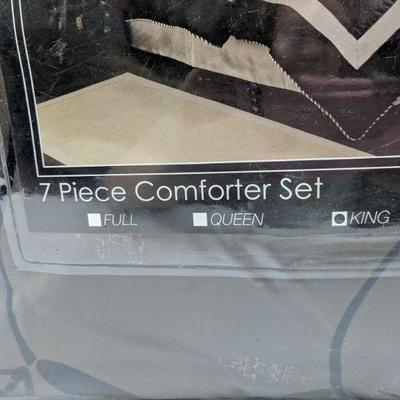 7 pc King Comforter Set, Outside pkg Damaged - New