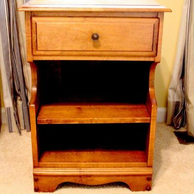 Lot 114: Vintage Shaker Style Wood Bedside Stand with Drawer