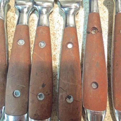 Lot 184: Vintage 8 Pc. Hampton Silversmith Stainless Cutlery Set