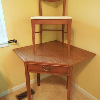 Lot 113: MCM Corner Oak Writing Desk With Bassett Chair