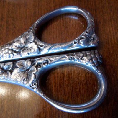 Lot 150: Silver Plated Serving Pieces with Chaffing Dish