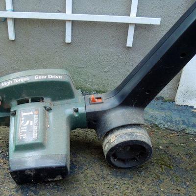 Lot 44: Electric B & D Edger, Cutter 12" Yard Trimmer and 2 Extension Cords