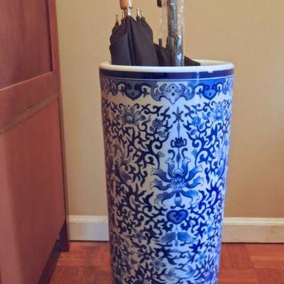 Lot 165: Hall Tree Bench and Ceramic Umbrella Stand