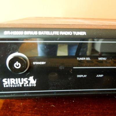 Lot 95: Sirus Satellite Radio Desktop SR-H2000 Tuner