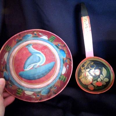Lot Lot 145: Folk Art Paper Mache Bowl and Ladle and Clay Mugs 