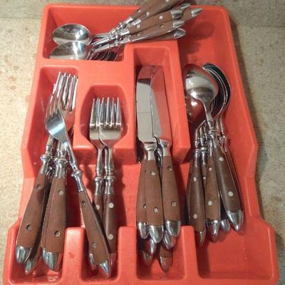 Lot 184: Vintage 8 Pc. Hampton Silversmith Stainless Cutlery Set