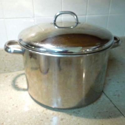Lot 178: Stainless Pot Set and Utensils