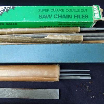 Lot 41: Stihl MS250 18" Chain Saw with Extras