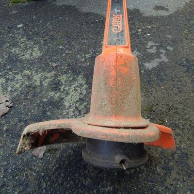 Lot 44: Electric B & D Edger, Cutter 12" Yard Trimmer and 2 Extension Cords