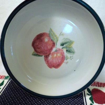 Lot 166: 8 pc Stoneware Dish Set and Glassware