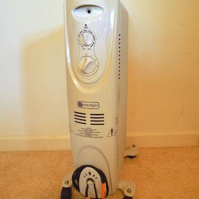 Lot 195: DeLonghi Radiator Heater Model R030715T