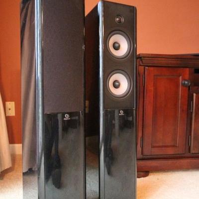 Lot 99: Boston Acoustics A 250 Dual 5.25" Floorstanding Speakers 