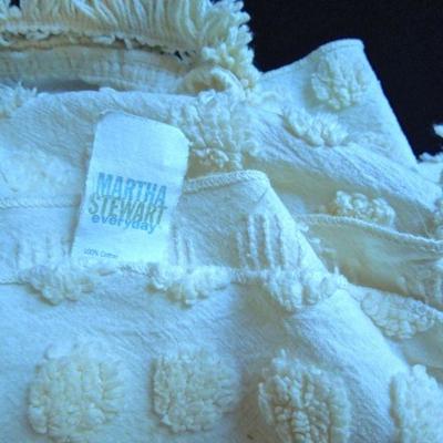 Lot 192: Vintage Handkerchiefs and Kid Evening Gloves