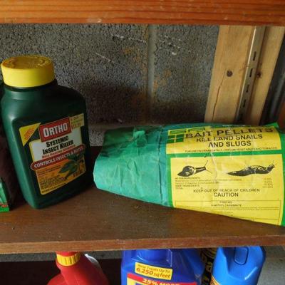 Lot 36: Gardening Chemical, Watering Can and Pump Sprayer