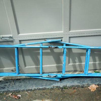 Lot 27: MiniMax Blue Folding Scaffold Ladder