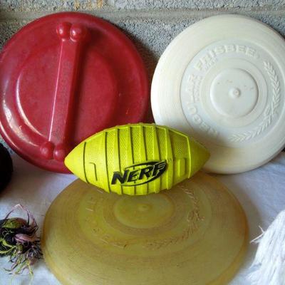Lot 32: Doggie Play Toys