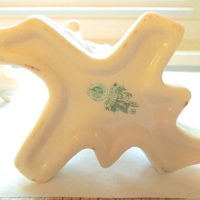 Lot 87: Antique Belleek Shamrock Irish Porcelain Group