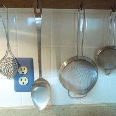 Lot 183: Cuisinart Deep Fryer, Royal Wocester Egg Coddlers et al