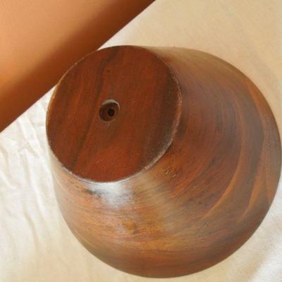 Lot 159: Wood and Marble Kitchen Items
