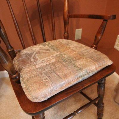 Lot 93: Moosehead Maple Gateleg Dining Table 6 Chairs 