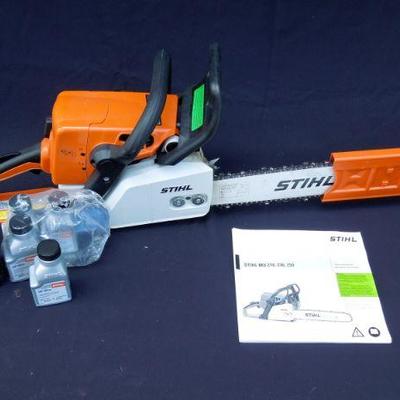 Lot 41: Stihl MS250 18" Chain Saw with Extras