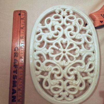 Lot 160: Scandanavian Decoratives, Trivets, Bird Clock