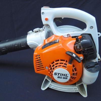 Lot 43: Stihl BG 55 Gas Professional Handheld LEAF BLOWER with Gas Can
