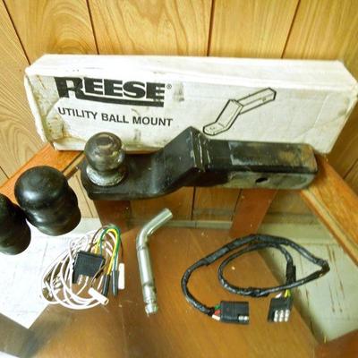 Lot 212: Reese Hitch Utility Ball Mount Tow Trailer Receiver 2" Drop