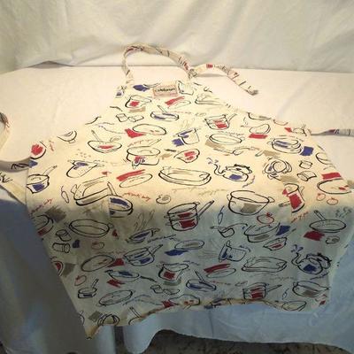 Lot 174: Oven Mitts and Aprons