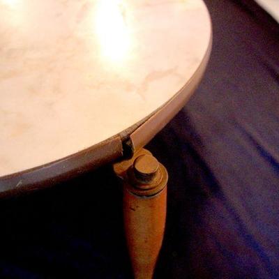 Lot 129: Pair Mid Cenury Modern Side Tables