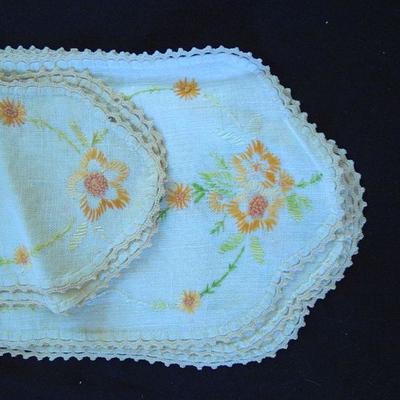 Lot 189: Antique and Vintage Needlework, Embroidered Linens and Tablecloths
