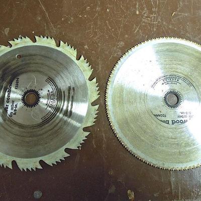 Lot 219: Craftsman Circular Saw, Orbital Sander, Belt Sander, Extra Blades