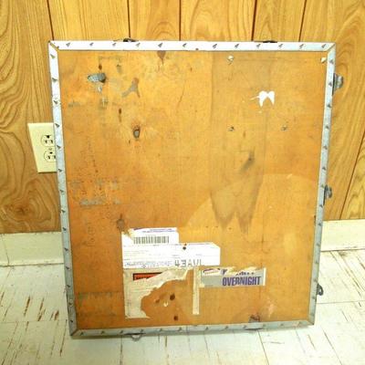 Lot 214: Makita Drill, Drill Bits, Drill Bit Sharpener in Wood Crate Hinged Box