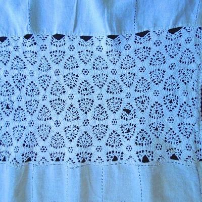 Lot 189: Antique and Vintage Needlework, Embroidered Linens and Tablecloths