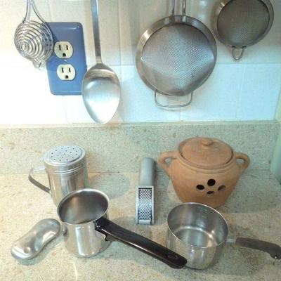 Lot 183: Cuisinart Deep Fryer, Royal Wocester Egg Coddlers et al