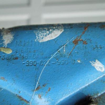 Lot 27: MiniMax Blue Folding Scaffold Ladder