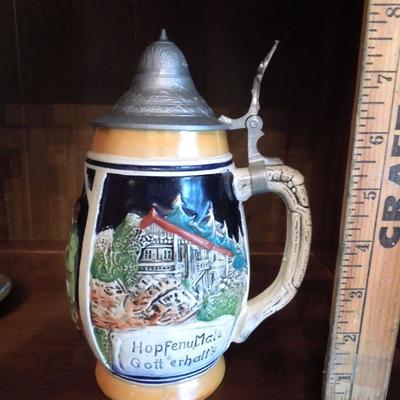 Lot 147: Vintage World Travel Collectibles